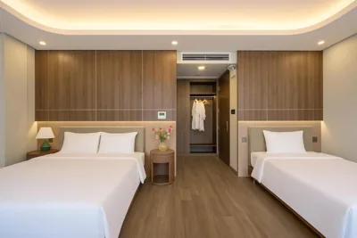 Triple Room with City View — Nature Hotel - Lac Long Quan
